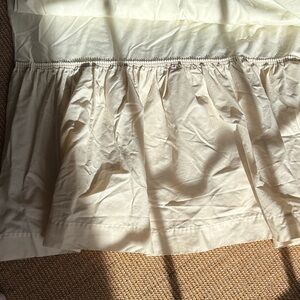Country Curtains Cream Bed Skirt